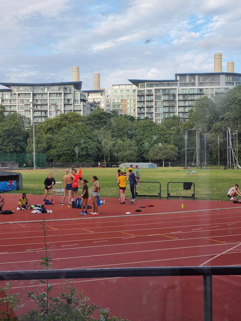 End of a busy Tuesday evening #athletics #coach #juniors #seniors #batterseamilleniumarena