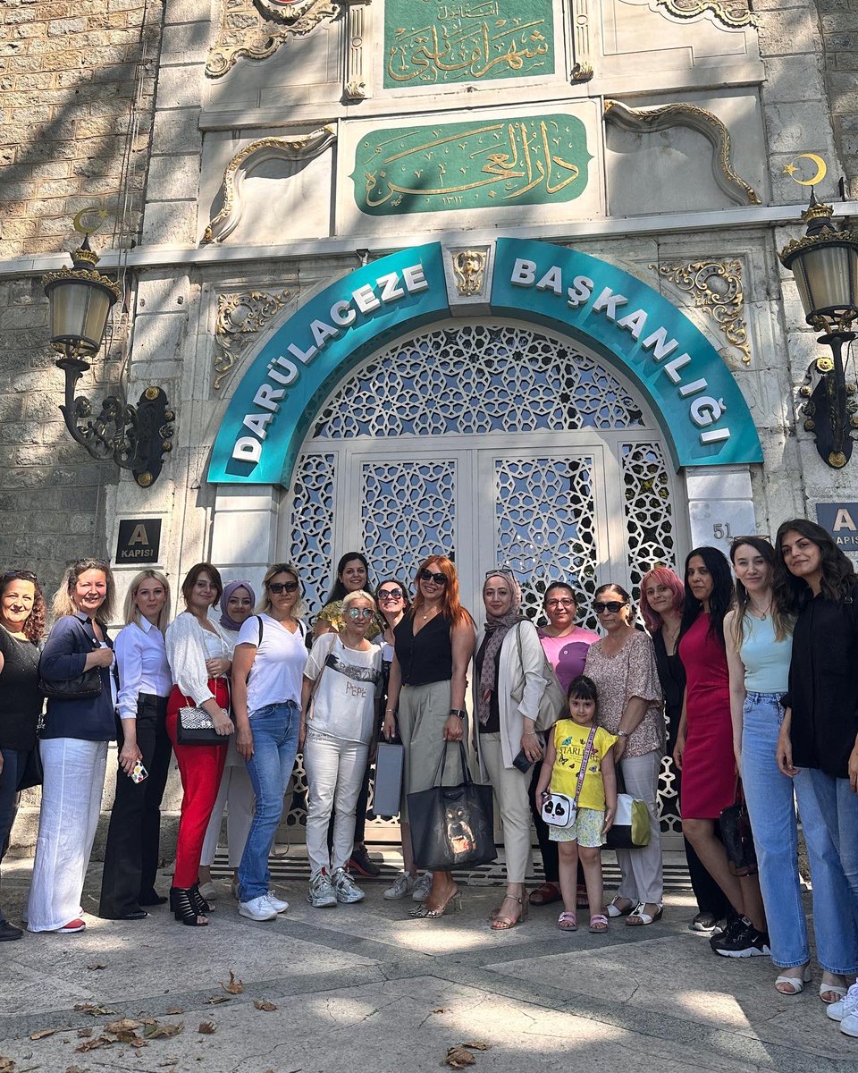 sonmez_sumer's tweet photo. Bugün, İstanbul Kadın Politikaları Başkanlığı olarak Okmeydanı Darülacezeyi ziyaret ettik. Makamında ağırlayan, Sayın Başkan Hamza Cebeci’ye misafirperverlikleri için çok teşekkür ederiz. @umitozdag @zaferpartisi @ZaferPartisi_34 https://t.co/xRBFQOb31H