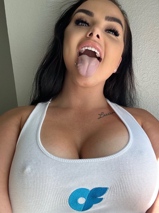 Lemme swallow all yo kids 👅💦 https://t.co/scn34Rb9oc