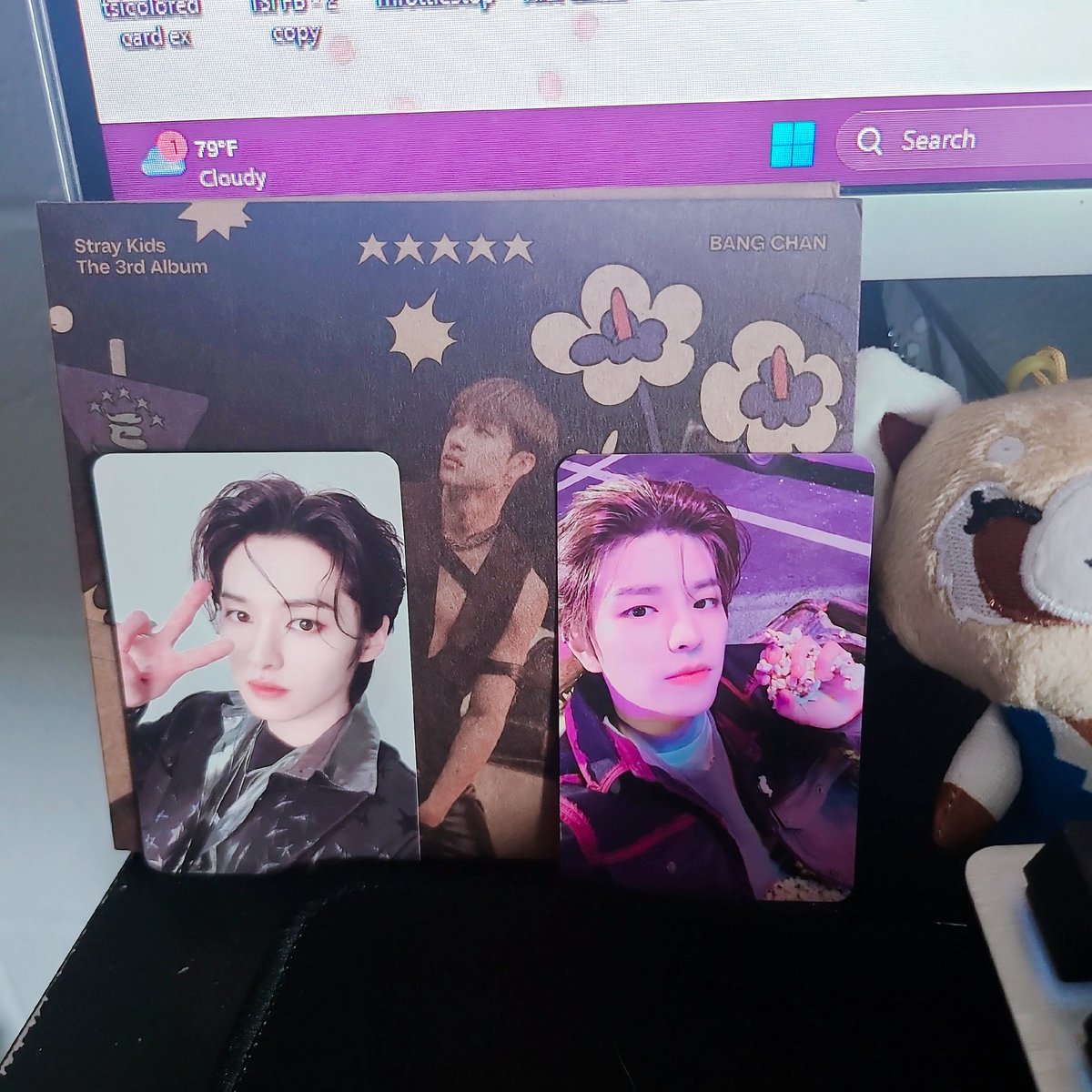 RAWR_TTV's tweet photo. FINALLY GOT SOME SKZ MERCHHHH ❤️🖤❤️🖤❤️🖤❤️😫😫😫⭐️⭐️⭐️⭐️⭐️

#StrayKids #5star https://t.co/KiaKAoAe2n