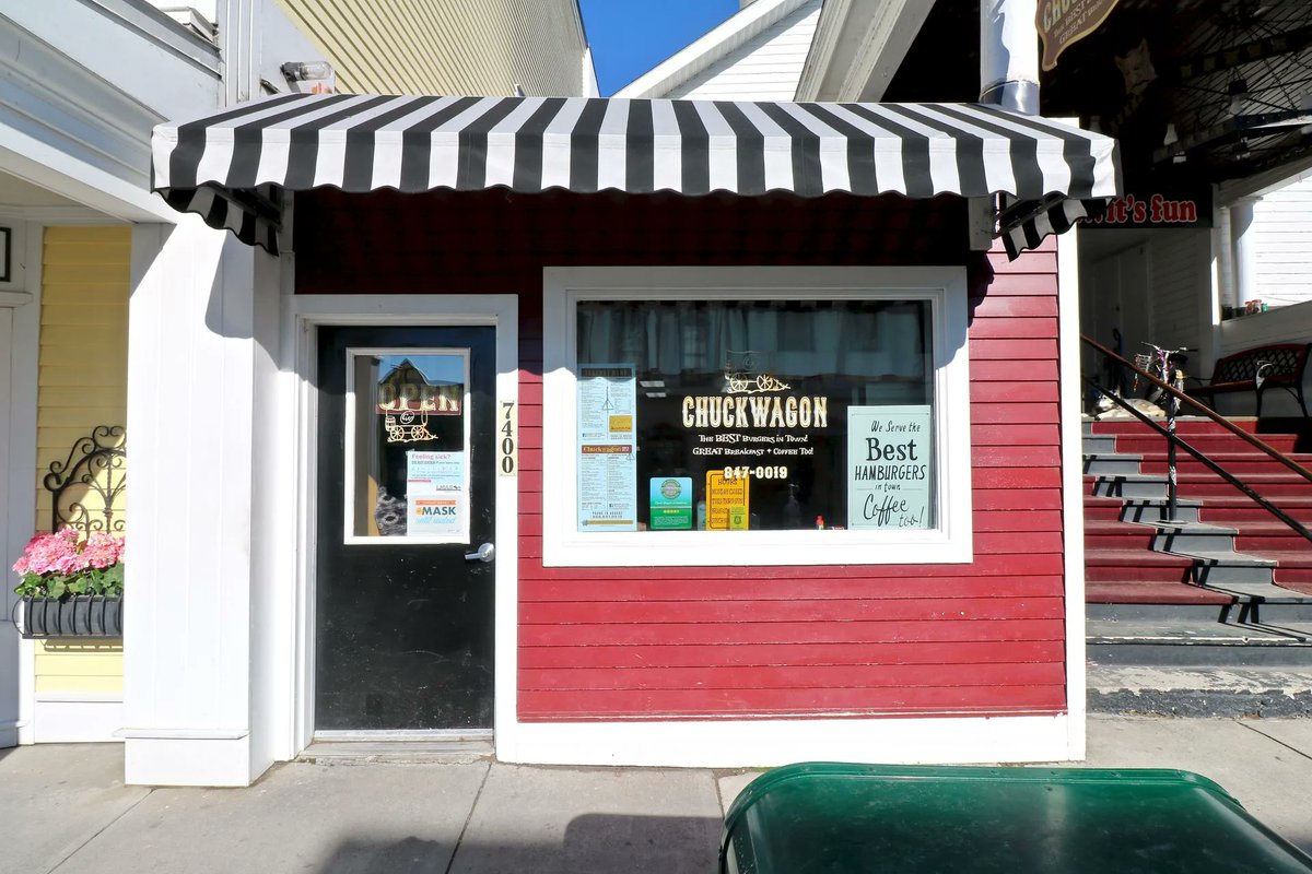 For a great breakfast check out the Chuck Wagon.  The food is delicious and it is centrally located on Main Street right next to the Haunted Theater.  
#chuckwagon #mackinacisland #foodie #foodofmackinac #makeitmackinac #breakfast