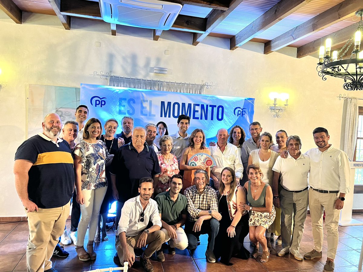 FranSantosCoin's tweet photo. 🔵 Juntos vamos a hacer que @NunezFeijoo sea el próximo presidente de España. A partir de este próximo 23 de julio. Es muy importante que acudamos en masa a votar al @ppopular para que España gire hacia el crecimiento, desarrollo, estabilidad y credibilidad #EsElMomento https://t.co/ix19Kd3w8X