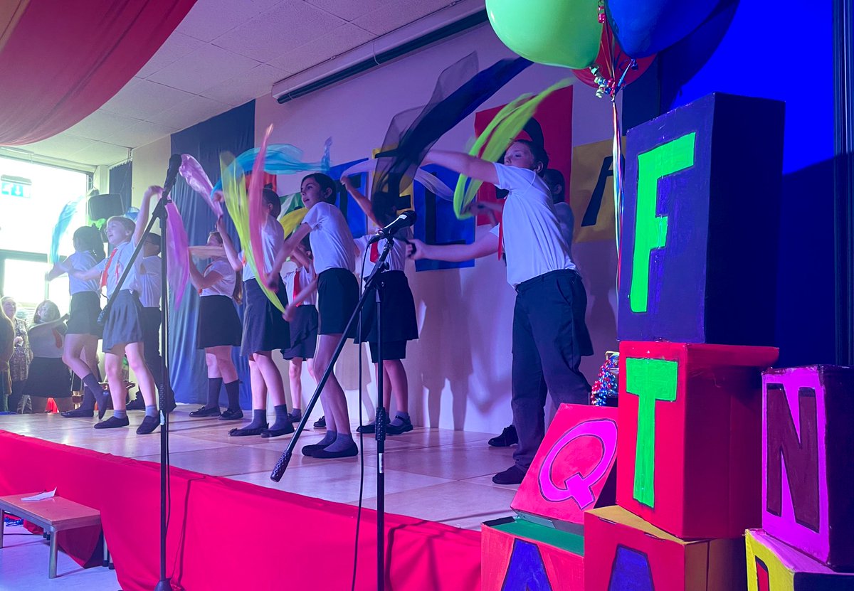 GrangeMrsT's tweet photo. A huge well done to Y6 on their end of Year performance of Matilda. They all did amazingly well! ✨💙 @GrangeMissA @GrangeMissM https://t.co/eIzo5CpuA9