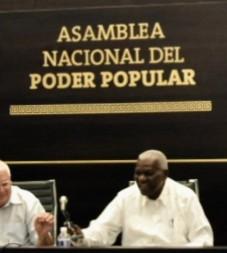 #Cuba #EstebanLazo arremete contra la empresa socialista
' Hasta cuándo planes y diagnósticos , ley de soberanía alimentaria y la comida no llega al plato del cubano...'
Y ahora es que te das cuenta IDEOTA , tú sabes bien que nada de eso sirve y que tu socialismo hundió al país!