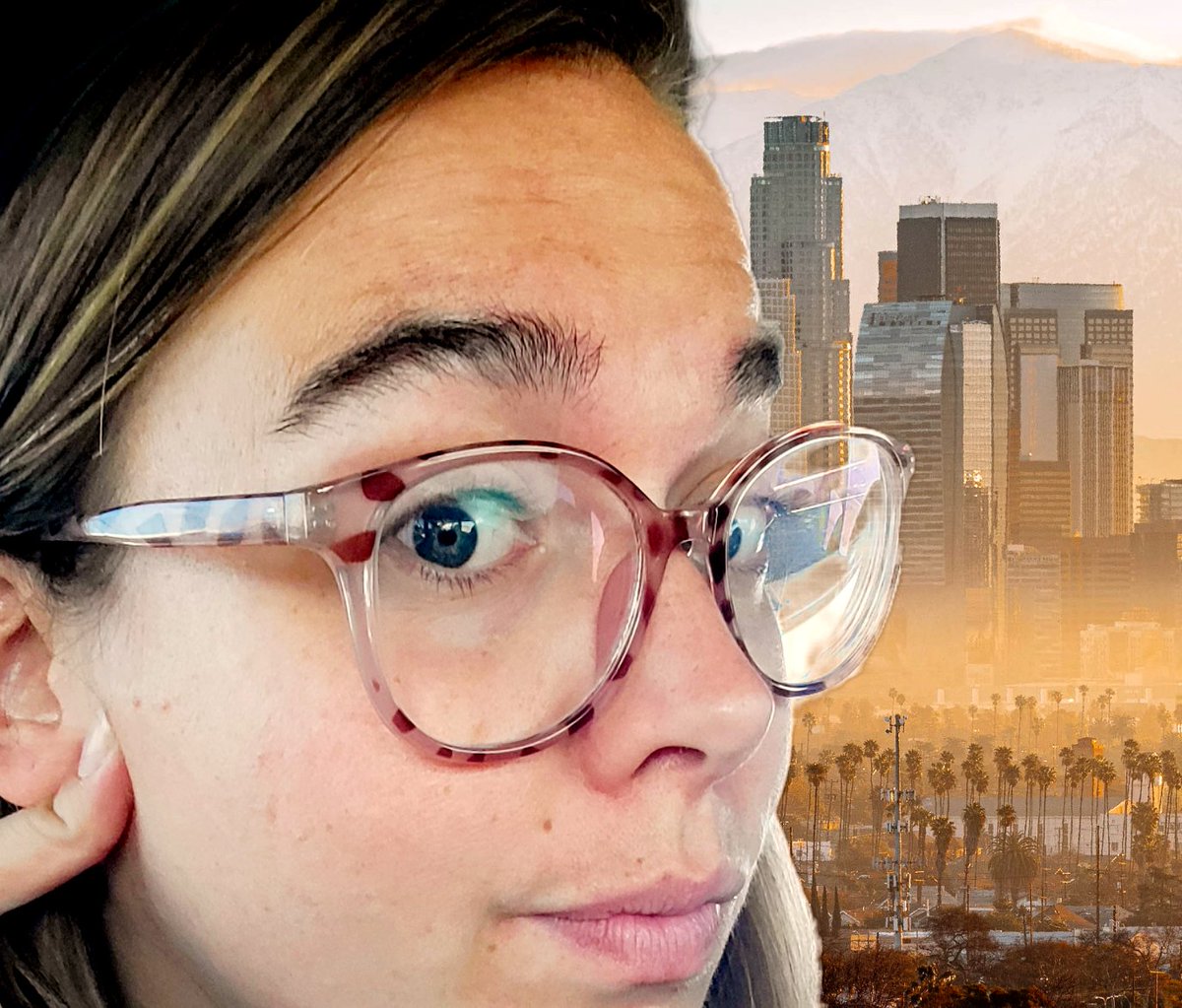WreckinBecca's tweet photo. I'll be hanging out at the bar Friday night
Get tickets now!
https://t.co/rjrJScUprF
#footnightLA #sizetwitter
#giantess https://t.co/Fx7ra74MO1