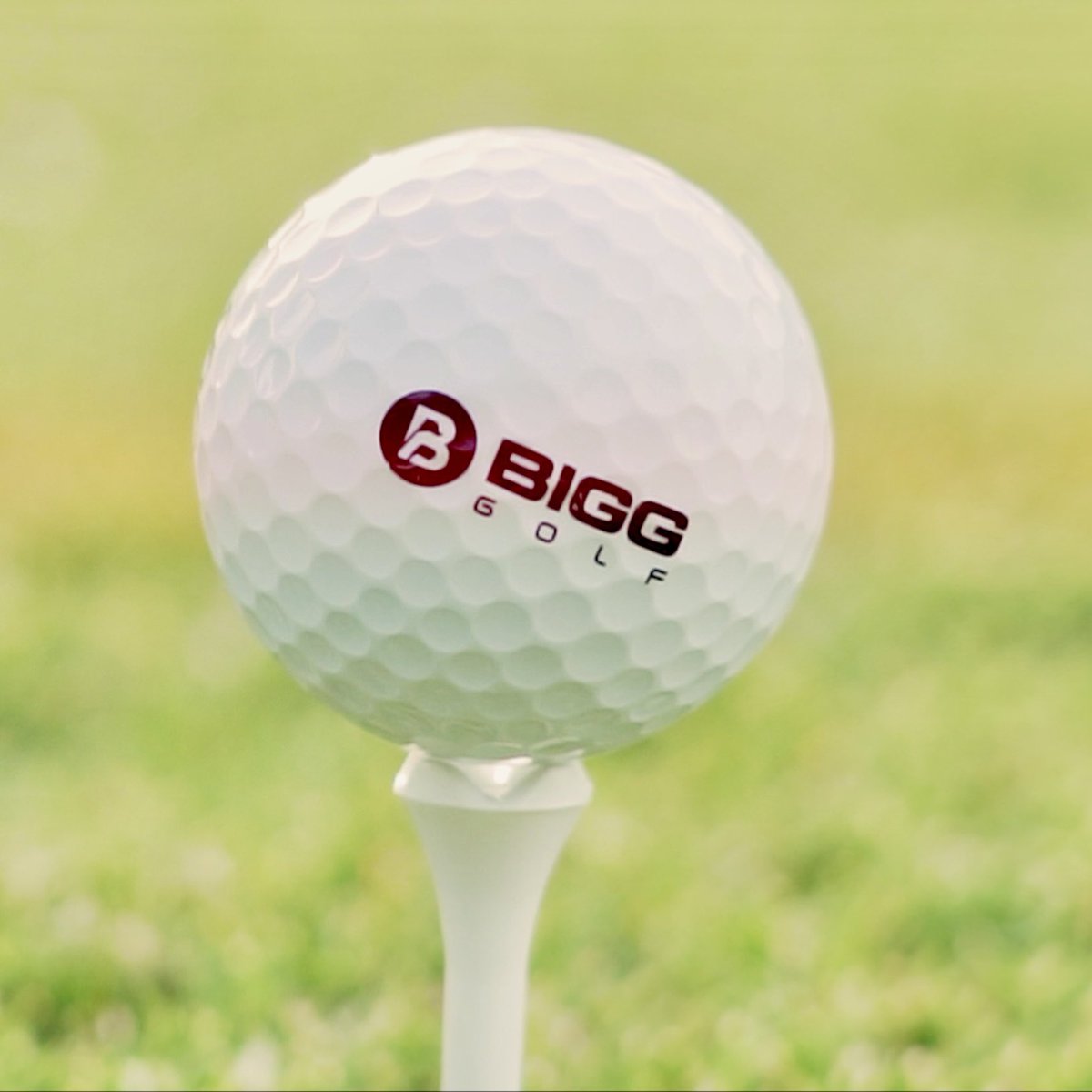 BiggGolf's tweet photo. Tuesdays are just better with our Bigg balls and an ice cold drink 🍻⛳️ https://t.co/1ABP0oIeG2