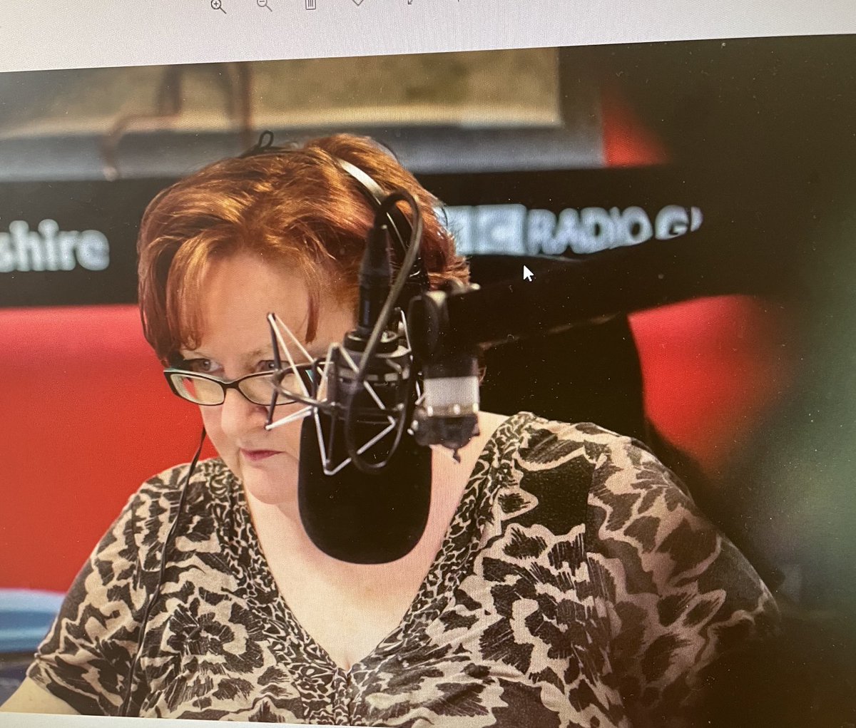 Anna King tweet media