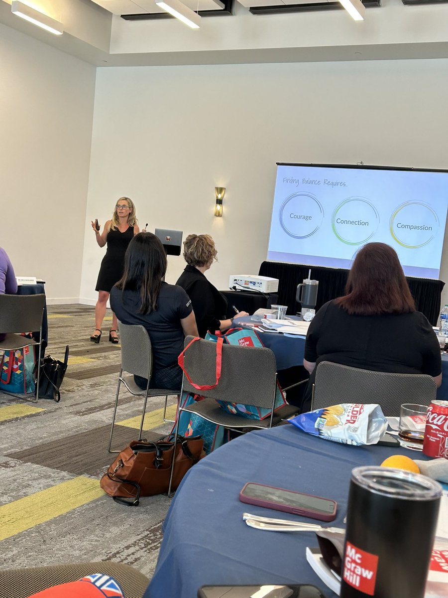 ELADVUSD's tweet image. McGraw Hill Literacy Symposium 
Talking about high student engagement today!  #studentled #blendinglearning #reimagingclassroomworkflows