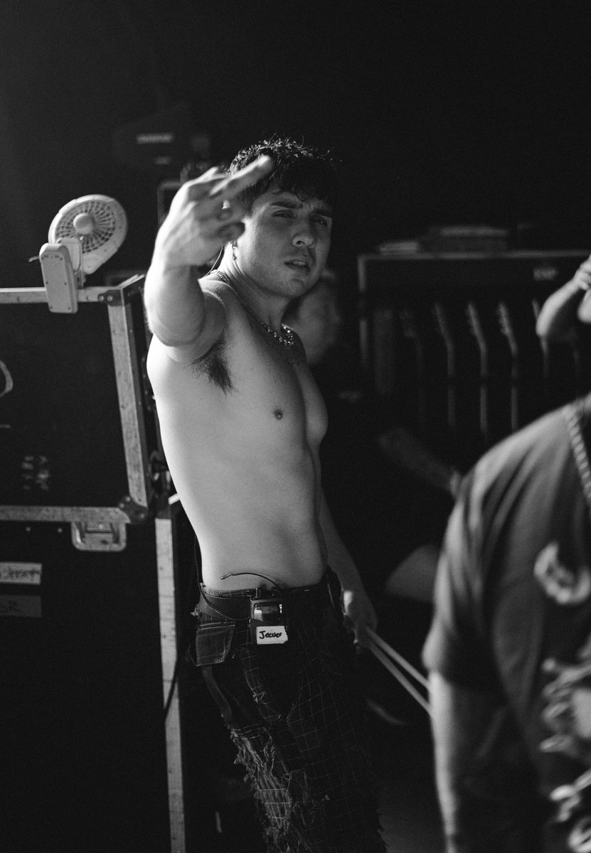 CrownTheEmpire's tweet photo. Tonight is our last show with @FIROfficial! Then we’re off to Texas for some headlining shows 🔥 Tickets + VIP at https://t.co/QWp19J008d https://t.co/YCyNyaSYK4