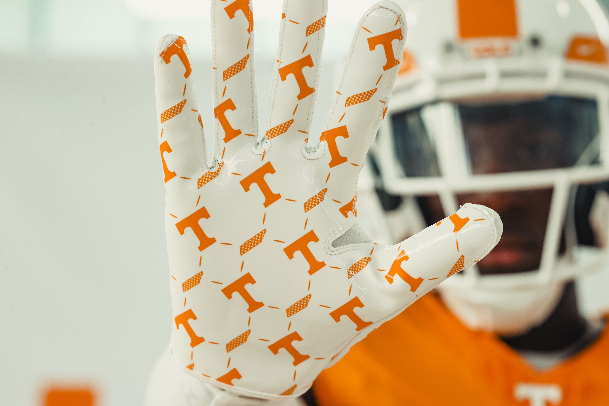 Tennessee vols hotsell football gloves