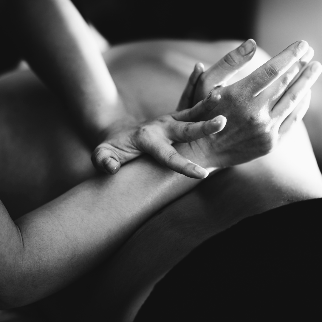 AcupConnections's tweet photo. Just like acupuncture determines the root cause of your health issue, #MassageTherapy is a natural way to alleviate tension and soreness. https://t.co/gQztEEtAIz