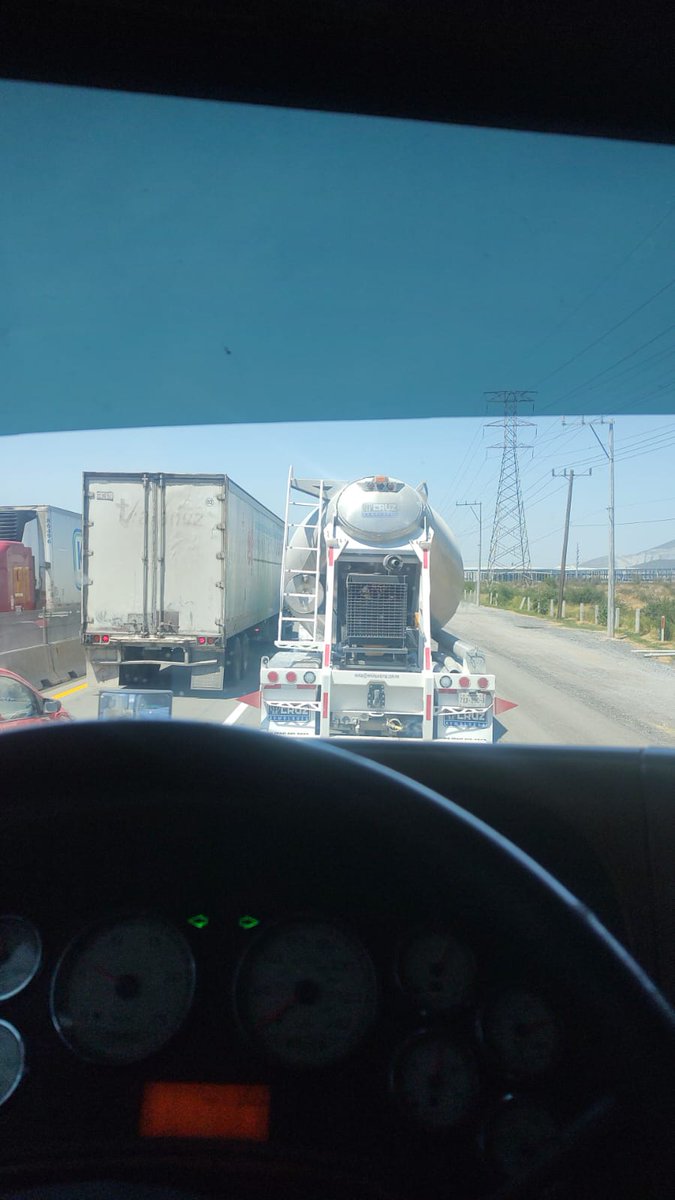 ALTO TOTAL 🚨🚨🚨

ENTRADA DEL LIBRAMIENTO DE MONTERREY  DE SUR A NORTE, COMENTAN QUE ES POR UN 10-42 EN EL PUENTE GARCIA 

10-28 MONEDA AGUILAR
2:30 PM
18/07/2023
