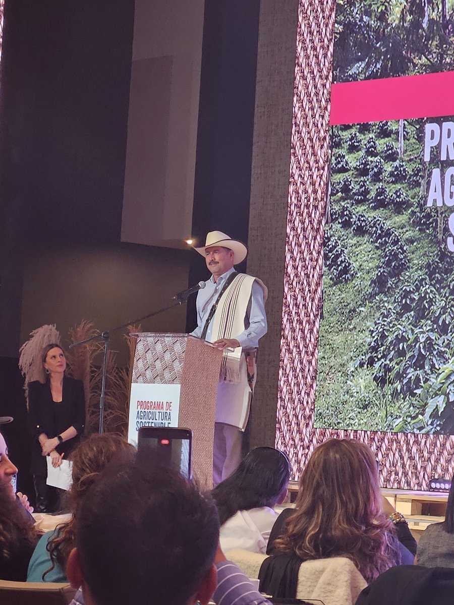 NATURALPLANETF's tweet photo. Invitados hoy en evento de @USAID_Colombia y @elespectador en lanzamiento de programa de Agricultura Sostenible 

#AgriculturaSostenible https://t.co/XOlBhAqIf7
