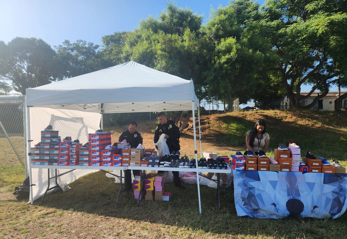 DalilahGil's tweet photo. A wonderful way to begin the new school year! NSD held its 1st Annual Resource Fair.  Students received backpacks, school supplies, uniforms, shoes, haircuts, and much more. Grateful for our partners and volunteers that helped make this event possible. 
#nsdnow #strivetogether https://t.co/A5qCnFWBV2