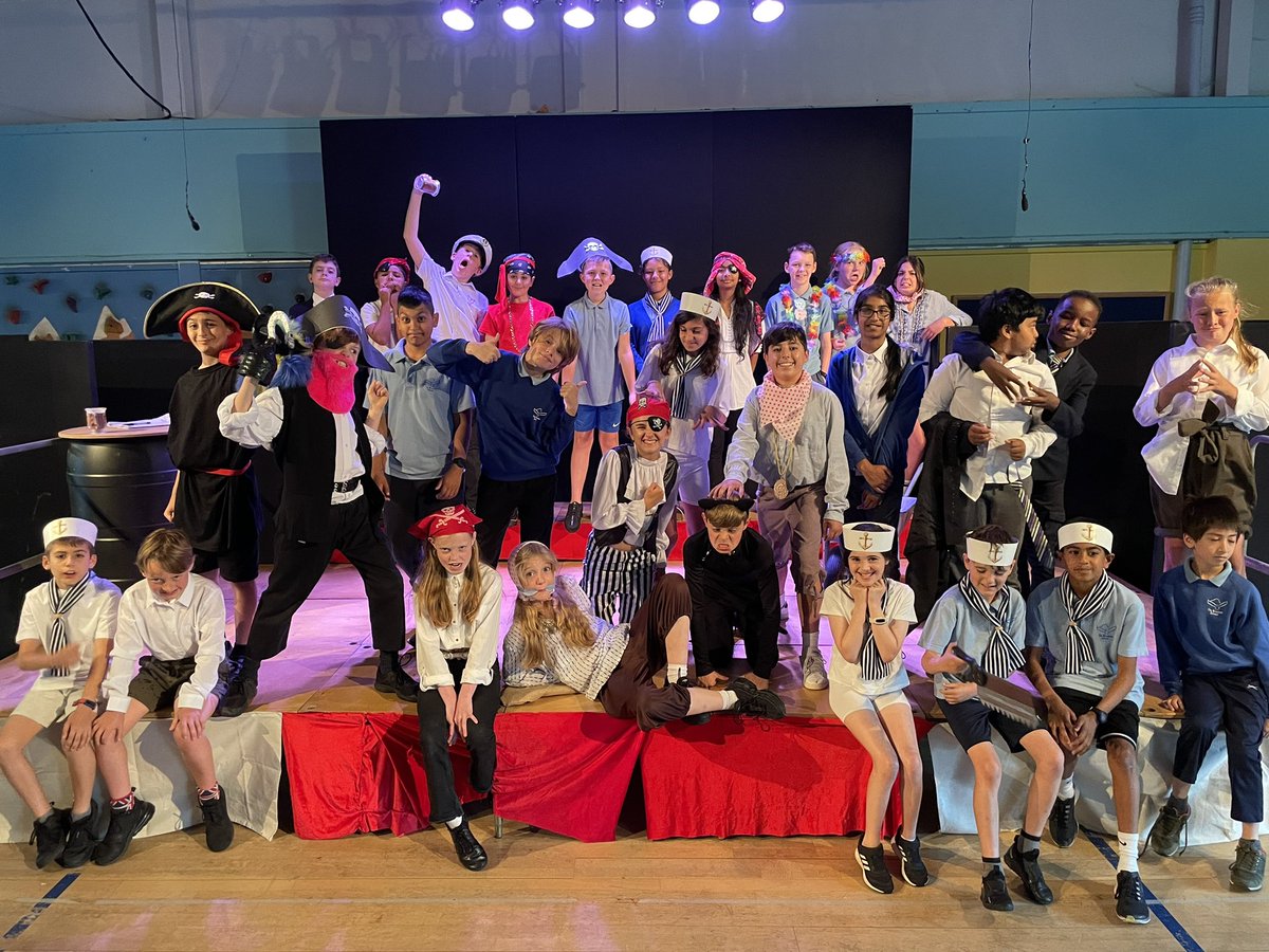 A superb final performance from our Y6 and Y5 children this evening. Thanks to @MrSwaile Mrs Brown, Mr Cherry, @MrsLucyWilliams @MissBThomas_ @kilpatrickDeb28 for a brilliant show 🏴‍☠️ ⛴️ 🪙 🦜