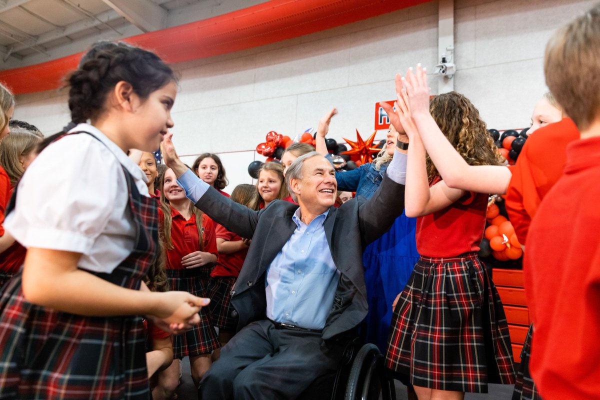 Greg Abbott tweet media