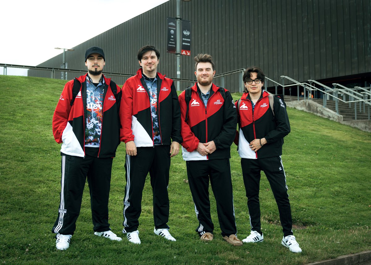 Logan Dodson (@logandodson) on Twitter photo Had a blast with the <a href="/100T_Esports/">100 Thieves Esports</a> Apex squad in London this past weekend! πΈπ¬π§
First time at a <a href="/PlayApexEsports/">Apex Legends Esports</a> event and already can't wait to go to the next π Had a blast with the <a href="/100T_Esports/">100 Thieves Esports</a> Apex squad in London this past weekend! πΈπ¬π§
First time at a <a href="/PlayApexEsports/">Apex Legends Esports</a> event and already can't wait to go to the next π