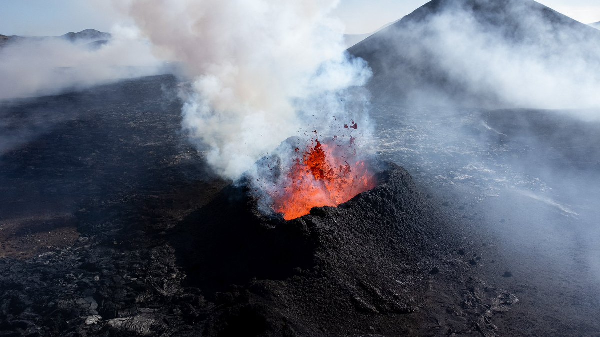 TioShampeta's tweet photo. NEW DROP 🌋🌋

https://t.co/ponwYeJtEw

#opensea #nft #NFTCommunity #nftphotography https://t.co/bqGaSlPdrR