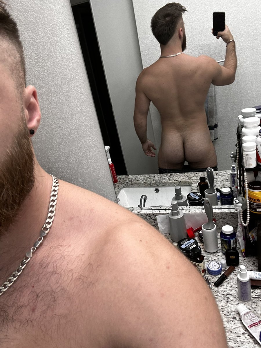 DaddyHunterAZ's tweet photo. It’s my butt https://t.co/F9k0uEbUjy
