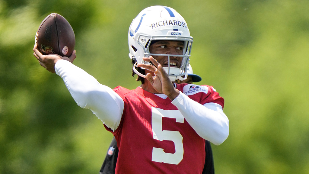 AroundTheNFL's tweet photo. With NFL training camps just around the corner, @coralasmith shares an in-depth look at the Colts' roster changes, key preseason dates and pressing storylines

https://t.co/UgSouywJUT https://t.co/w6wI5NXgIS