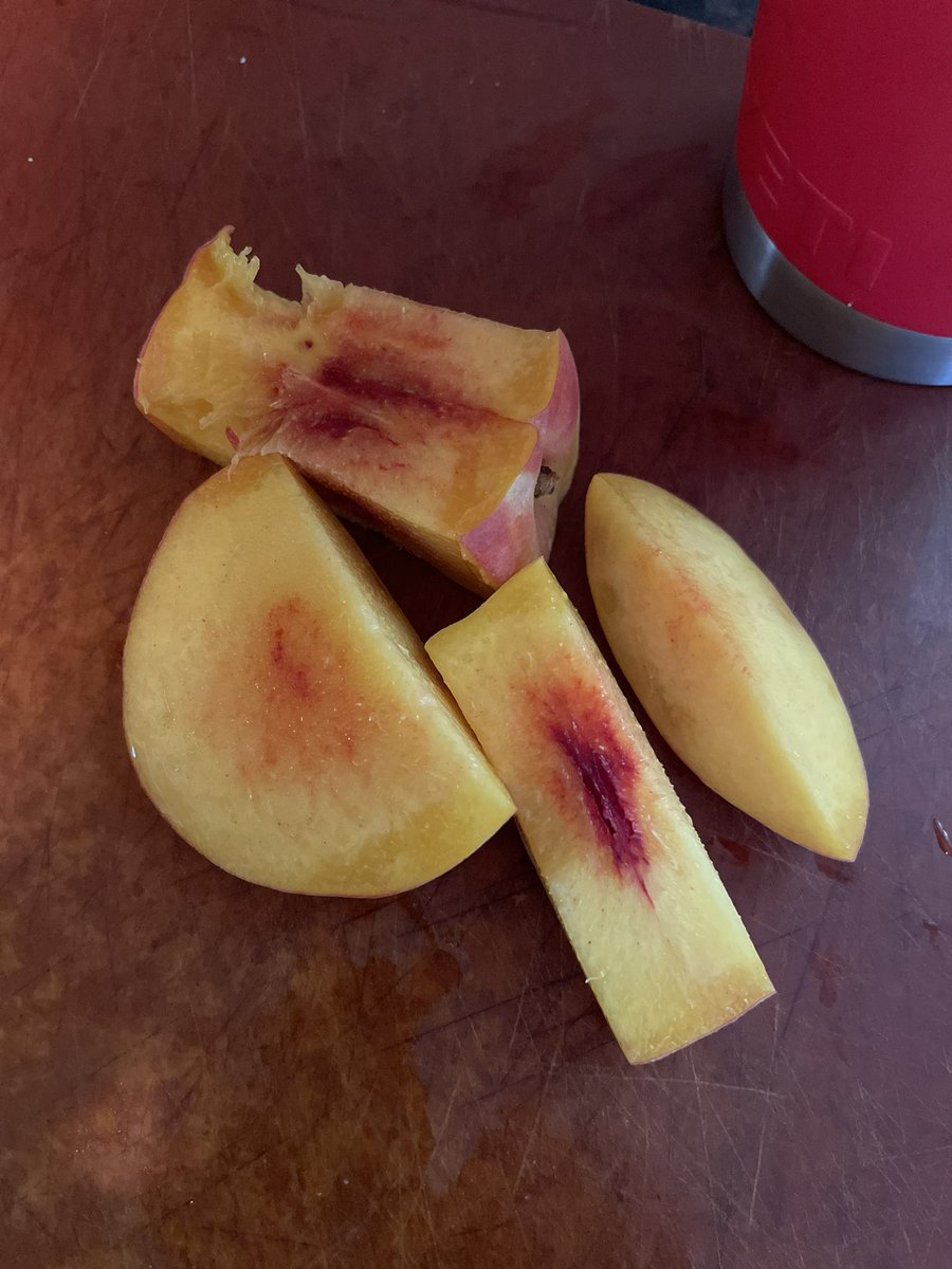 #twitterchallenge 
Name something better than a sweet juicy peach - the kind the drips down your chin - on a hot summer day! #Peaches #heatwave