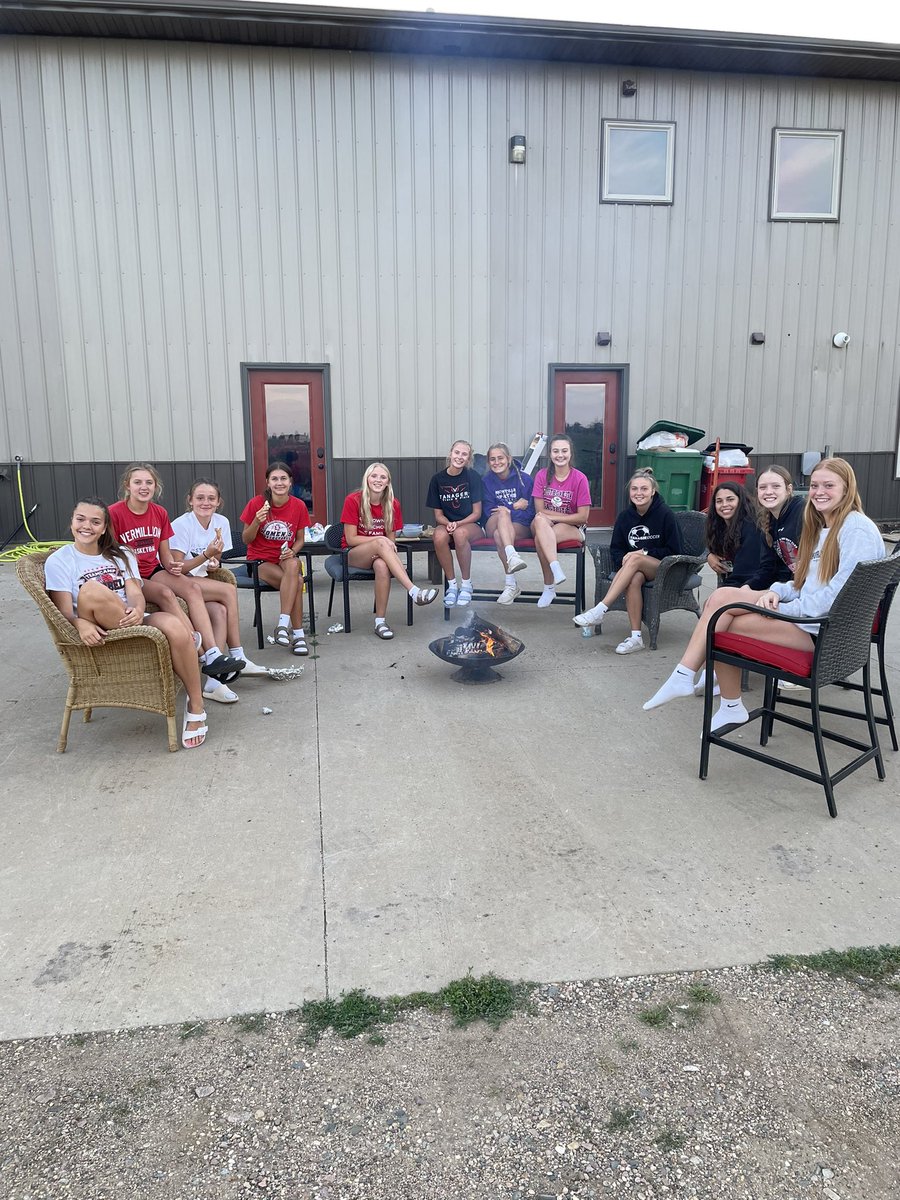 VermillionGirlsBball tweet media