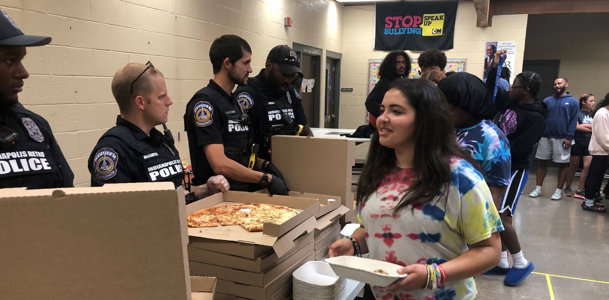 impdsouthwest's tweet photo. Southwest Middle Shift held a Mobile Roll Call at the Boys &amp; Girls Club - Legore Unit (5228 W Minnesota St) where pizza was provided to the children and staff, courtesy of the Indy Public Safety Foundation.

#SouthWestProud
#PathForward
#indypublicsafetyfoundation
#BGCIndy https://t.co/IZPX4wDLp4
