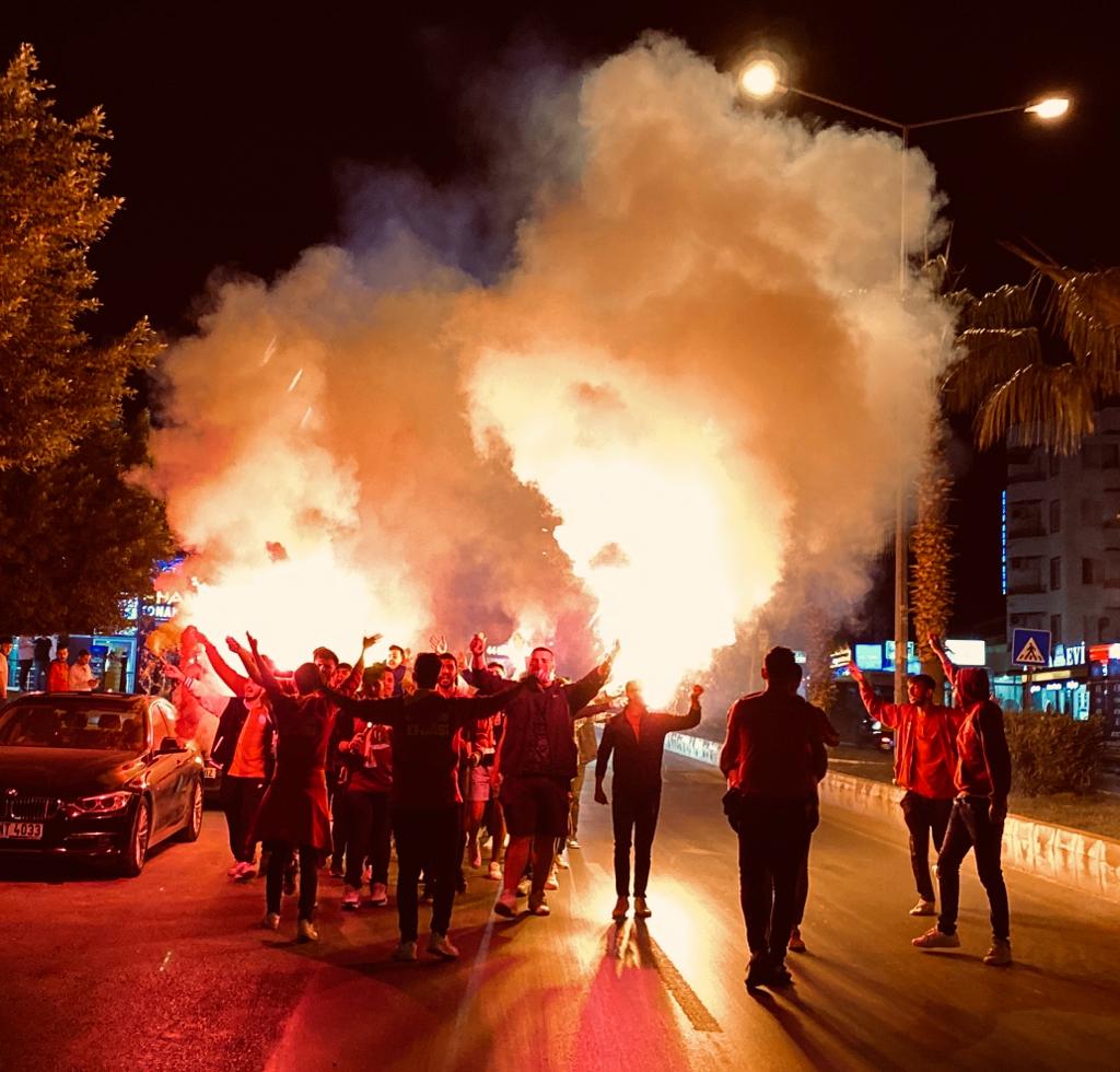 Durdurabilene helal, durdurmaya çalışana yazık olacak :)