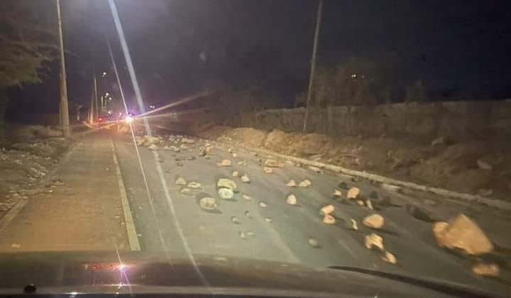 ronniechirchir's tweet photo. Important:

Those using Awasi route to Kisumu or Eldoret, be notified that it is impassable. Use alternative route. @Ma3Route https://t.co/IqZfBbFxrs