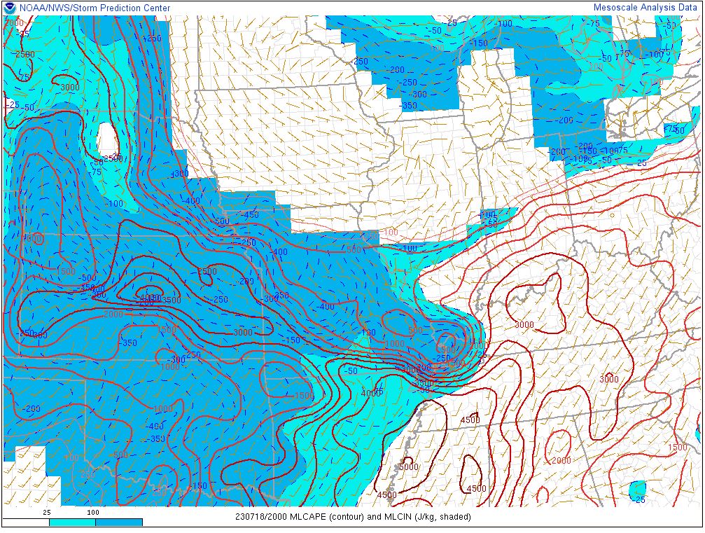 SeanAshWX's tweet photo. Going to be interesting to watch the progression of radar around Kentuckiana next 1-2 hours. 

Some tornado potential for cells that can stay isolated. https://t.co/VcHWMfA55N