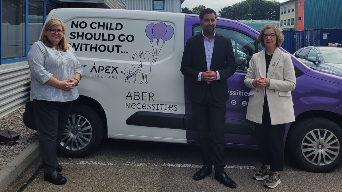 😀Great visit with @HumzaYousaf and @Audrey4ASNK at AberNecessities this afternoon

🥫It was lovely to meet the hard working team who provide folk with everyday essentials items

👶We believe everyone should be able to afford basic essentials and no child should go without