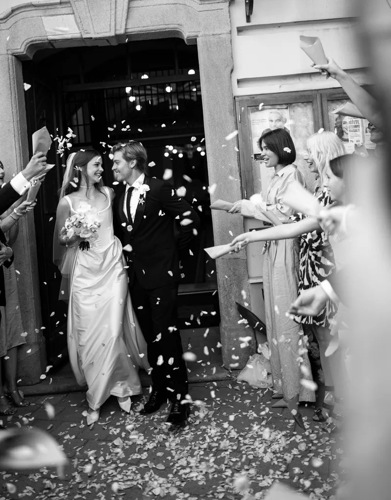 CoutureIsBeyond's tweet photo. Congratulations to Barbara &amp; Dylan Sprouse! https://t.co/ZuSBRTh2gj