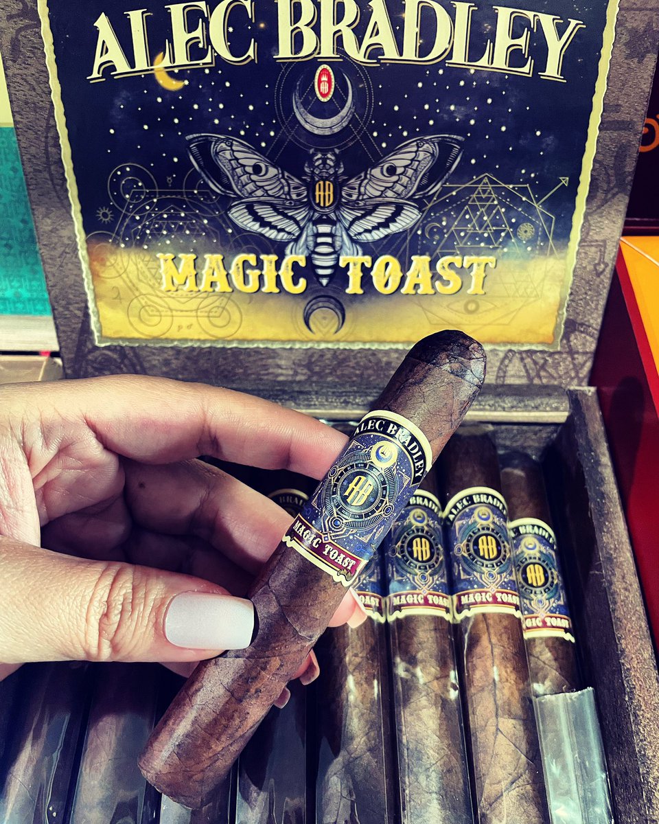 SophiaM41298966's tweet photo. Magic Toast is back in stock #magictoast #alecbradley #alecbradleycigars #alecbradleymagictoast #elcidscigarshop #elcidscigars #elcidscigarlounge #cigaroftheday #cigars #cigarboss #cigarlounge #cigarshop #cigartime #sophiassmokes #botl #sotl #cigarpassion #cigarchick https://t.co/1MJKgY4jNZ