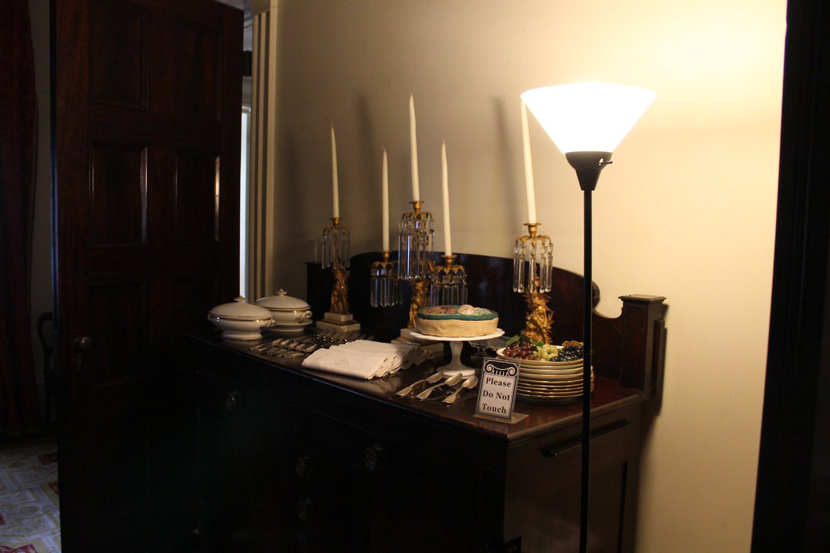 woken55396's tweet photo. my trip to the @MerchantsHouse https://t.co/DuWgDg5iZZ