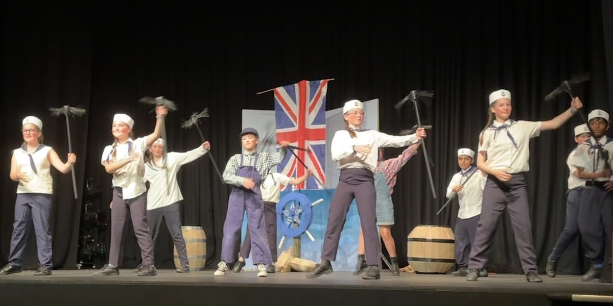 Some more pics from tonight’s performance 😁🏴‍☠️👏