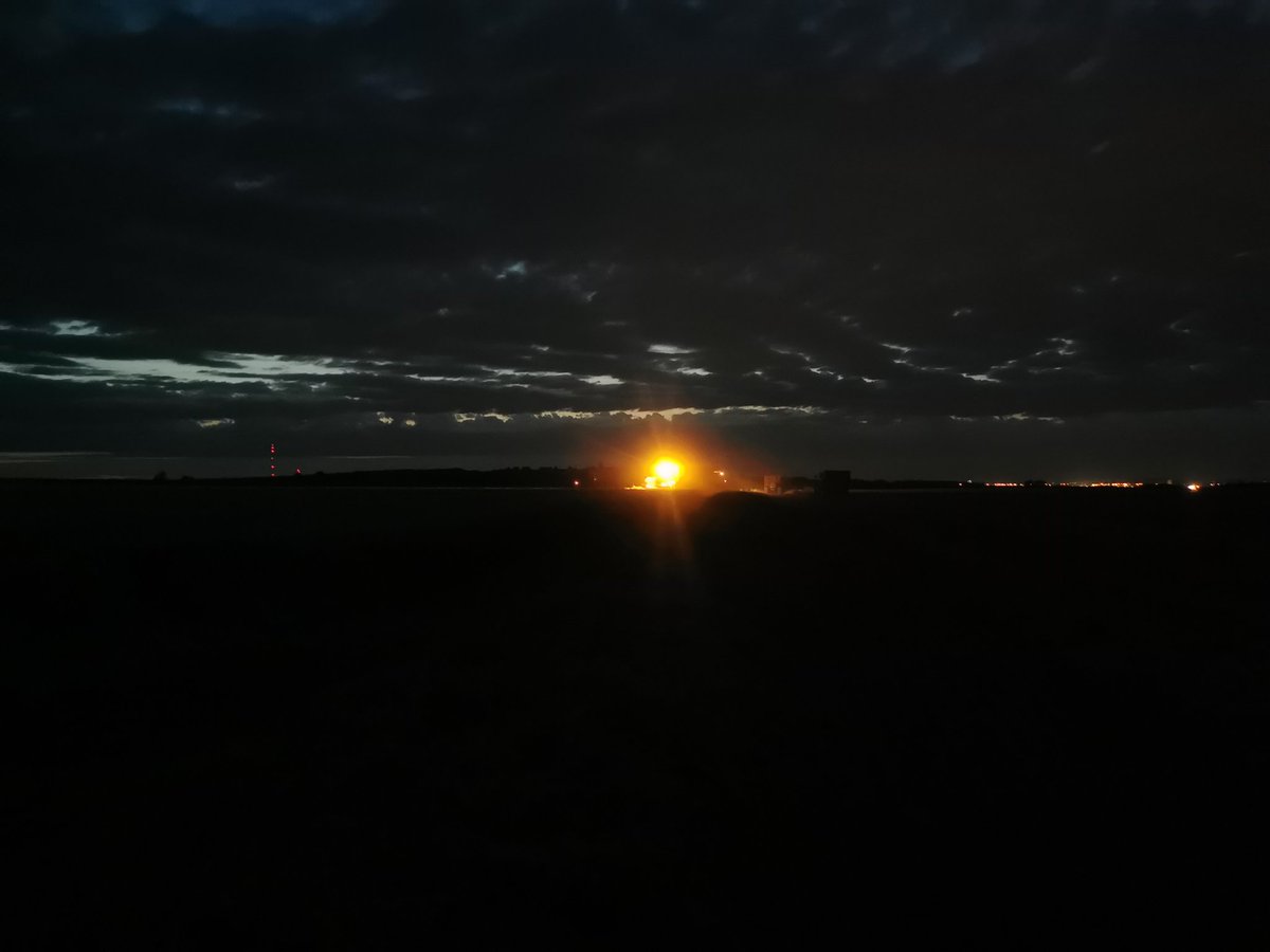 A_Beauc's tweet image. #moisson2023 lancée, c&apos;est parti jusqu&apos;au bout de la nuit ?!
Pépère est de sortie pour se decalaminer un peu 😅

On va profiter de la fraîcheur de la nuit des paysages, on est bien !
@Fragritwittos
#FrAgTw
#fragmoisson2023
#ceuxquivousnourrissent
@chambagri_hdf 
@hautsdefrance