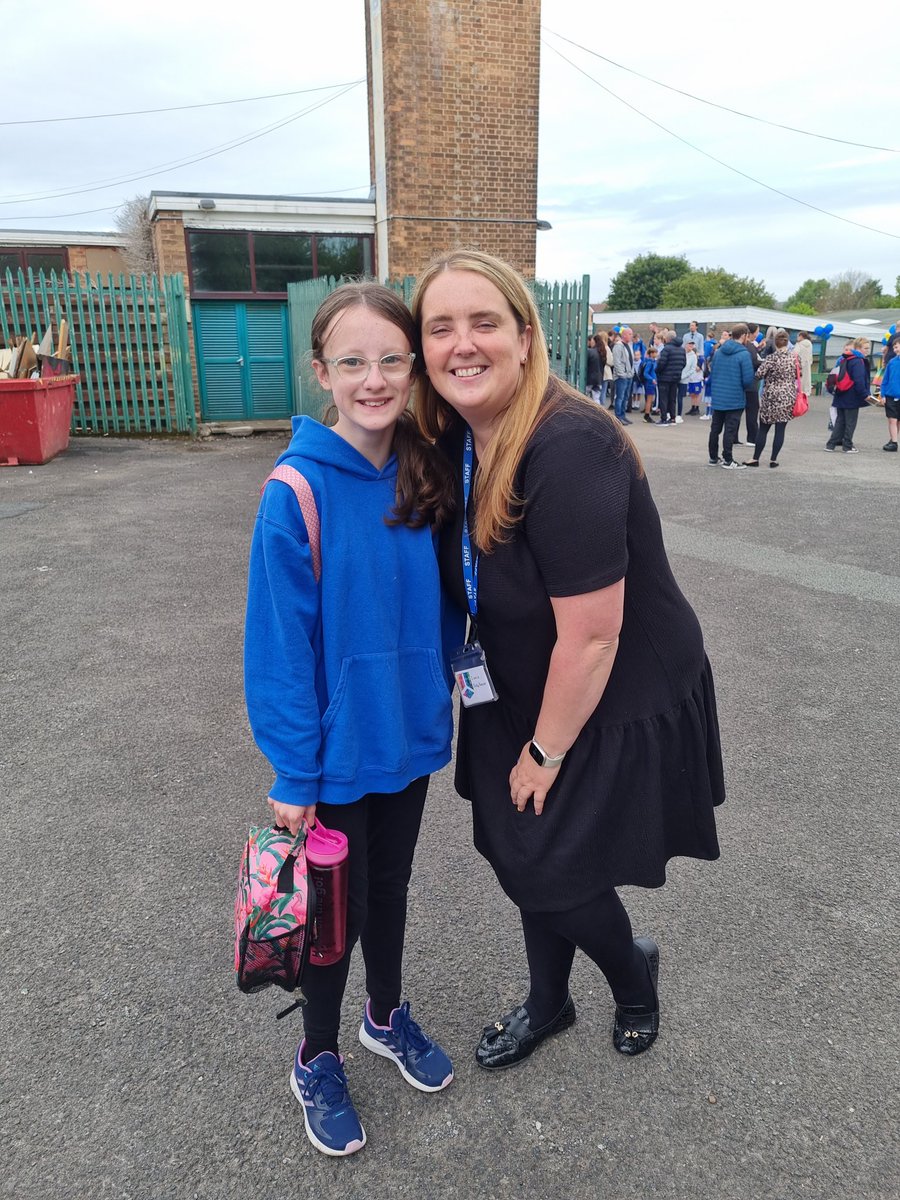 AndreaAngelSky's tweet photo. @MissCaldwell09 @whistonwillis1

Thank you so much for being a fantastic teacher for Eva. She will miss being a part of Whiston Willis so much. What an emotional day it has been 💕

Thank you for aslo going that extra mile with all the sweet special touches for us parents ❤️  xx https://t.co/PgNDSjuzJh