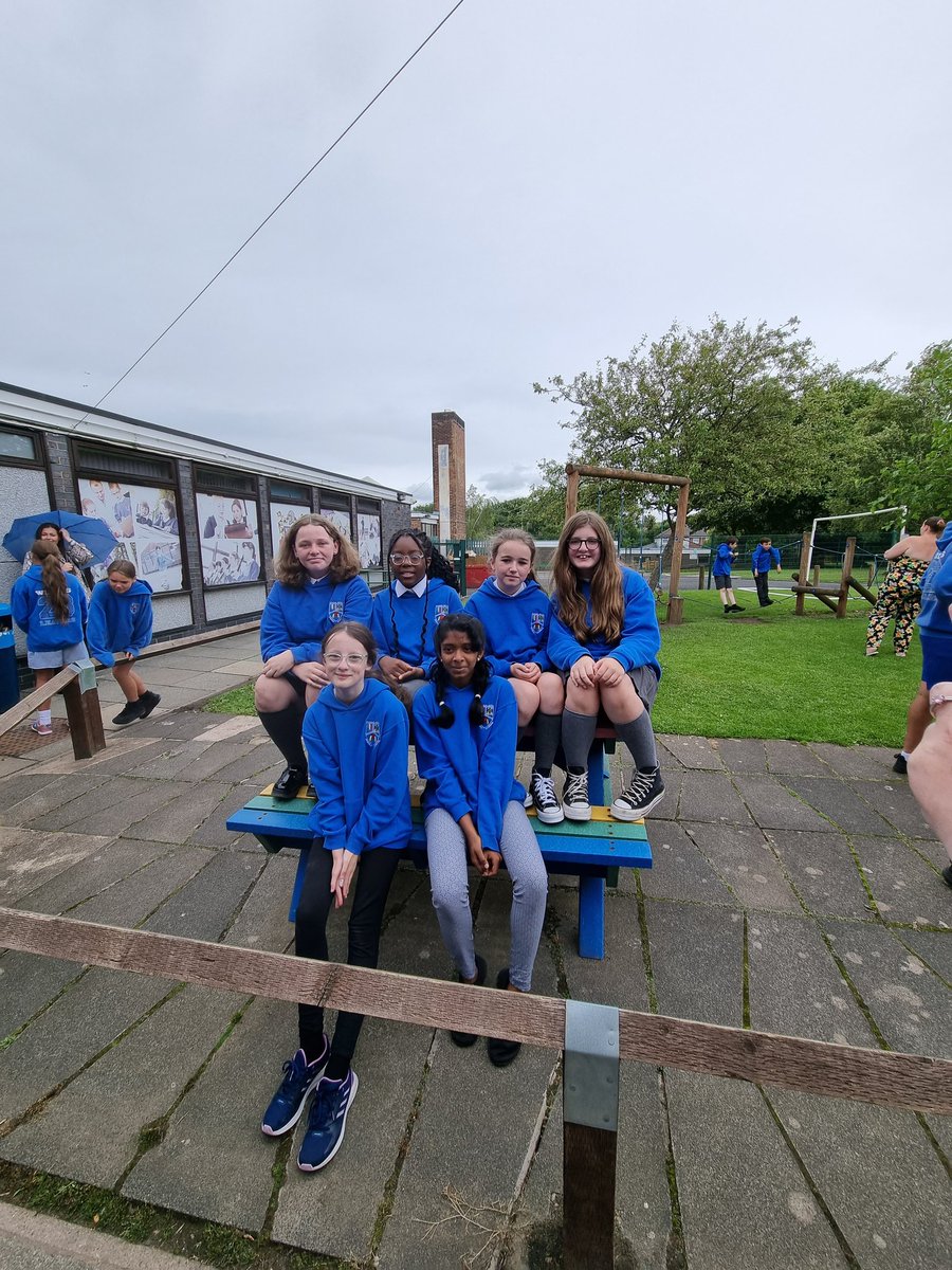 AndreaAngelSky's tweet photo. @MissCaldwell09 @whistonwillis1

Thank you so much for being a fantastic teacher for Eva. She will miss being a part of Whiston Willis so much. What an emotional day it has been 💕

Thank you for aslo going that extra mile with all the sweet special touches for us parents ❤️  xx https://t.co/PgNDSjuzJh