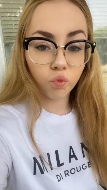 July 2023. Clinton, Iowa. A woman was pronounced dead at an Iowa City hospital two days after she was shot outside Mercy One Clinton by a man whom witnesses identified as her ex-boyfriend.
Emma Chadwick, 20, was murdered by Randy Jackson, 39, who was killed after a standoff with