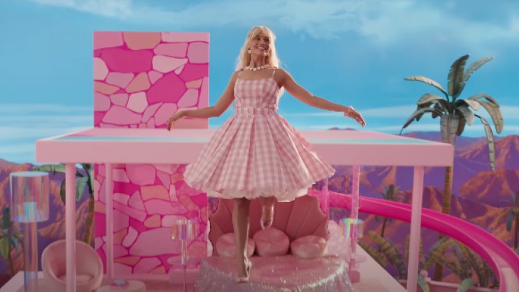 hcmoce's tweet photo. #Barbie c’était PARFAIT, Margot Robbie n’a jamais été aussi magnifique à l’écran, Ryan Gosling c’était LE rôle de sa vie, l’esthétisme, la BO, les refs, les chorégraphies, mais surtout le message porté sur notre société et la place de la femme, WOW merci Greta Gerwig 💕💕 https://t.co/EM7bcnm21z