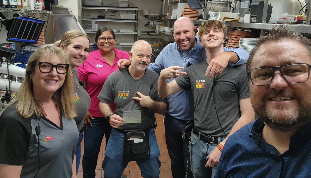 #chilislove for Kris starting it with a Marg! Also a double patty and Triple Dipper!