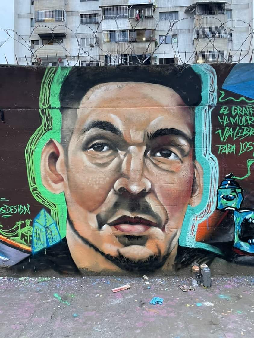 delascallesweb's tweet photo. Una muestra de respeto hacia la leyenda #MarcosViaLibre de parte de sus colegas Sar PSP, Eros AMR,Trevel AMR, Rd y  Keko PC.

Realizado en el corazón de Quinta Crespo bajo lluvia y todo.
 
📷 @amr.cru

#graffiti #graffitivenezuela #vialibre #quintacrespo https://t.co/LWhKwnjhLH