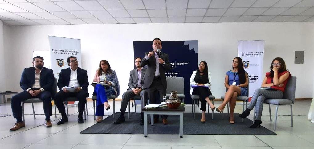 #Quito 📍Hoy tuve una intensa y productiva jornada de trabajo con viceministros, subsecretarios, directores nacionales, distritales y coordinadores zonales de @InclusionEc, enfocados en seguir brindando servicios de calidad y calidez a los grupos prioritarios usuarios del #MIES.