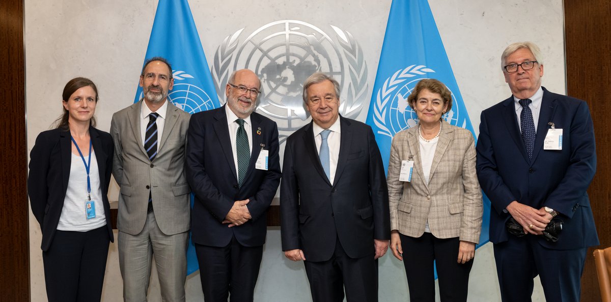 The ISC delegation meeting the <a href="/UN/">United Nations</a> General-Secretary also included CEO <a href="/SalvatoreArico_/">Salvatore Arico</a>  Irina Bokova, ISC Patron; Anne-Sophie Stevance, ISC Senior Science Officer and Bud Rock, ISC Senior Advisor.  #SDGs #ScienceAdvice #HLPF2023