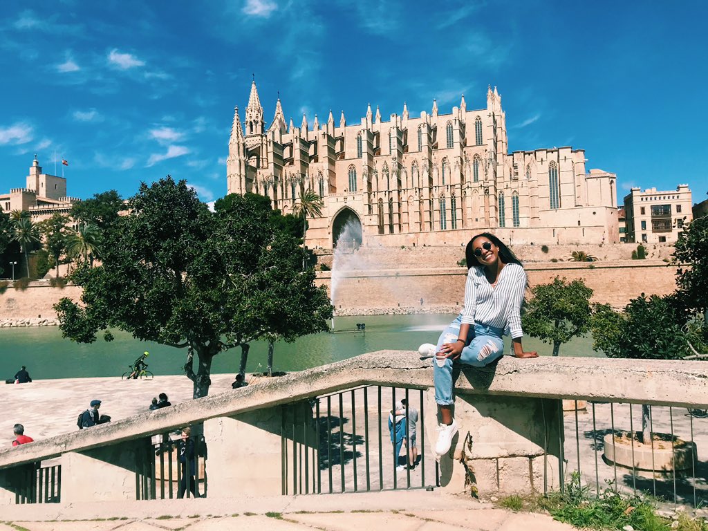 Queens University of Charlotte tweet media