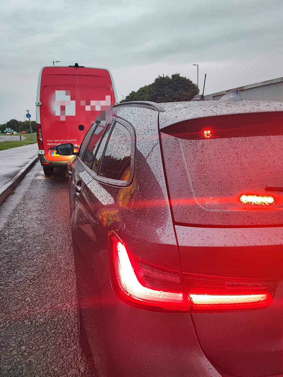WiltsSpecOps's tweet photo. #RPU stopped this delivery driver in Swindon. He was using his phone, not wearing a seatbelt &amp; had a defective tyre . With 6points in his licence already, you’d think he would know better #fatal5 https://t.co/asaKidwrm0