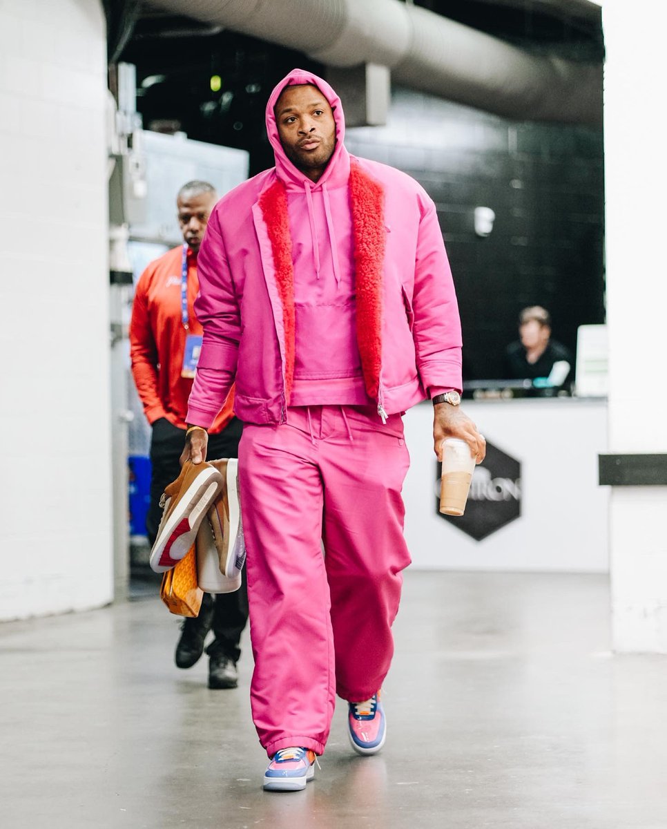 sixers's tweet photo. 1 ticket for                           1 ticket for 
Barbie                                   Oppenheimer
please 💓                            please 💣 https://t.co/2xtZZyrHQq