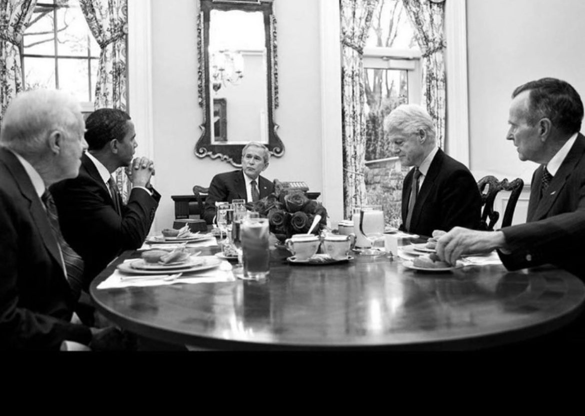 In a remarkable display of bipartisan unity and American tradition, on a cold day in January 2009, outgoing President George W. Bush extended an invitation to President-elect Barack Obama and all living former U.S. presidents for a special lunch at the White House. This gathering