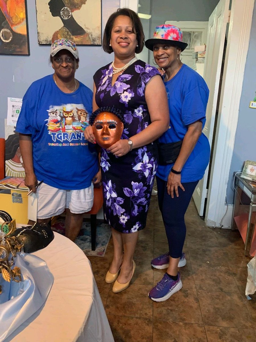 ClerkChelsey's tweet photo. “ART BAZAAR” 2023
It is said that creativity takes courage! TGran's Tutoring & Summer Enrichment has some of the bravest little artists in the Crescent City!
#clerkchelsey #neworleans #teamchelsey #nola #art #artists #creativity #youth #artislife #artbazaar https://t.co/EI5d4ilNB3