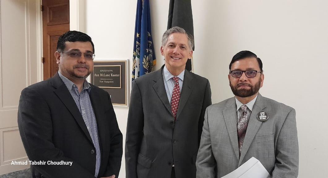 AhmadiyyaDC's tweet photo. Bangladesh🇧🇩 #Ahmadiyya Muslim Jama'at National Director of Public Affairs Ahmad Tabshir Choudhury @ahmad_tabshir and Congressman French Hill @RepFrenchHill House Foreign Affairs prior to todays @HouseForeignGOP subcommittee hearing with @USCIRF &amp; @IRF_Ambassador https://t.co/DJ1hwGFzNW